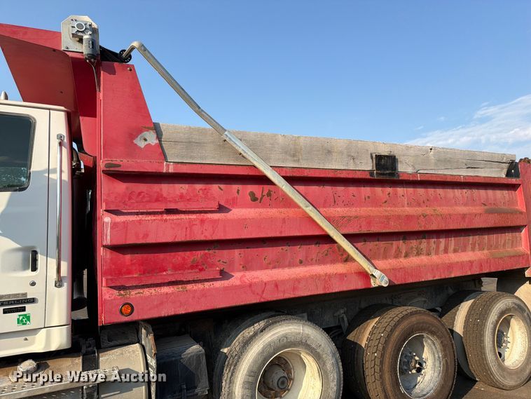 image for item EO8649 2006 Sterling Truck L9500 dump truck
