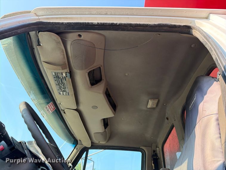 image for item EO8649 2006 Sterling Truck L9500 dump truck
