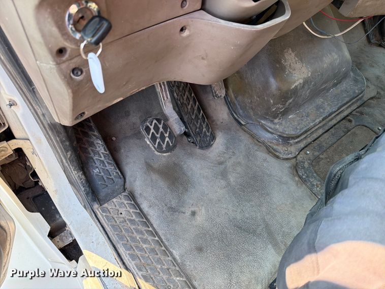image for item EO8649 2006 Sterling Truck L9500 dump truck