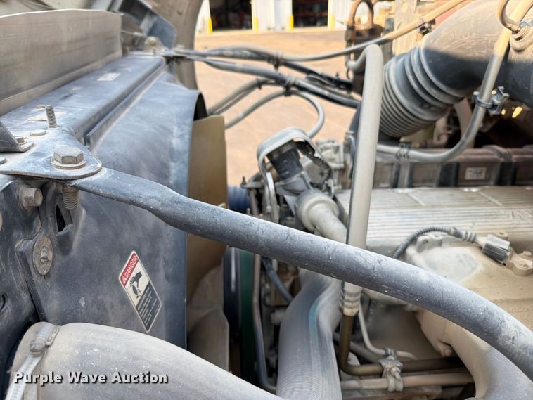 image for item EO8649 2006 Sterling Truck L9500 dump truck
