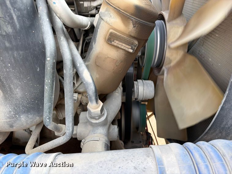 image for item EO8649 2006 Sterling Truck L9500 dump truck