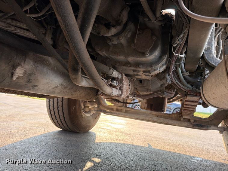 image for item EO8649 2006 Sterling Truck L9500 dump truck
