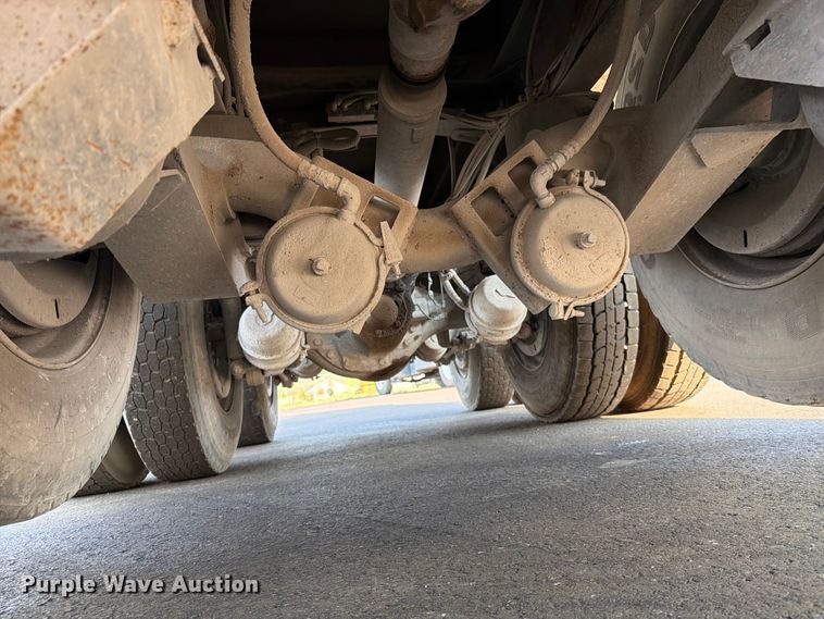 image for item EO8649 2006 Sterling Truck L9500 dump truck