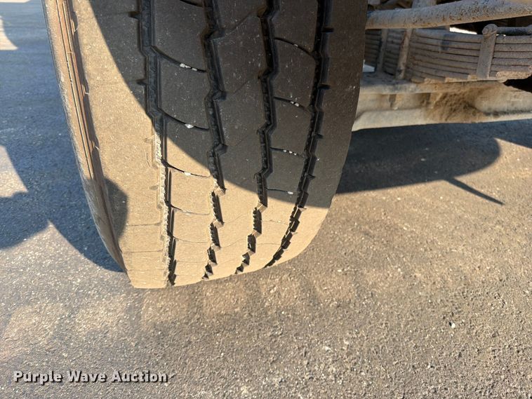 image for item EO8649 2006 Sterling Truck L9500 dump truck