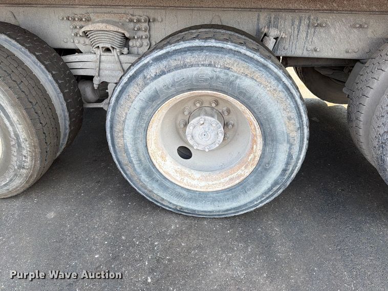 image for item EO8649 2006 Sterling Truck L9500 dump truck