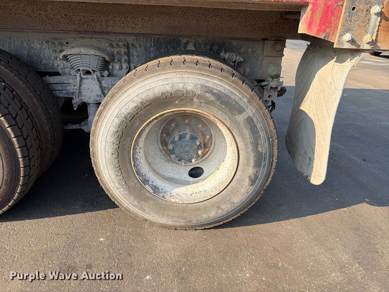 image for item EO8649 2006 Sterling Truck L9500 dump truck