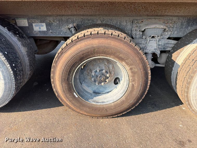 image for item EO8649 2006 Sterling Truck L9500 dump truck