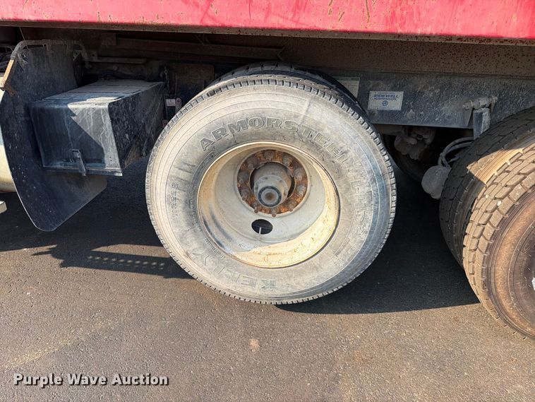 image for item EO8649 2006 Sterling Truck L9500 dump truck