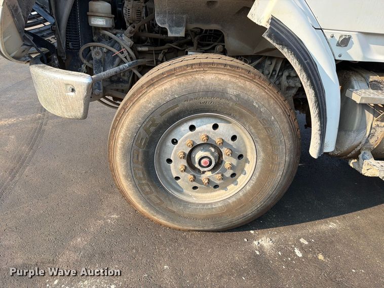 image for item EO8649 2006 Sterling Truck L9500 dump truck