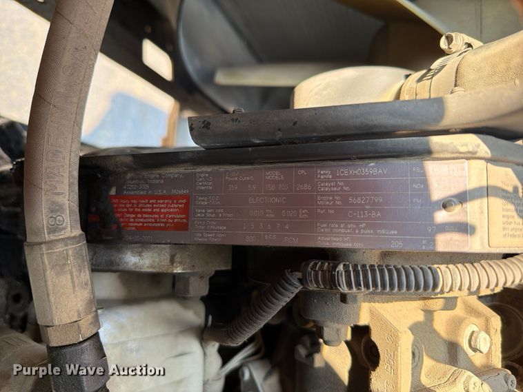 image for item EO8650 2001 Ford F650 Super Duty dump flatbed truck