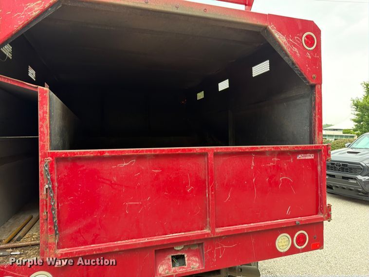 image for item EO8652 2011 Ford F550 chipper truck