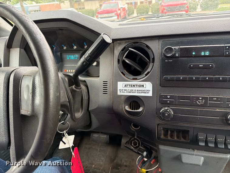 image for item EO8652 2011 Ford F550 chipper truck