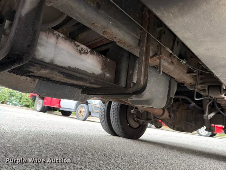 image for item EO8652 2011 Ford F550 chipper truck