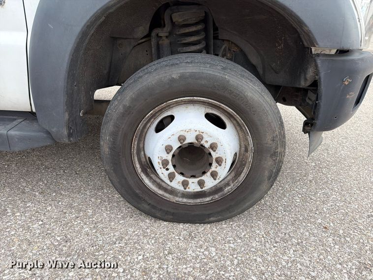 image for item EO8652 2011 Ford F550 chipper truck