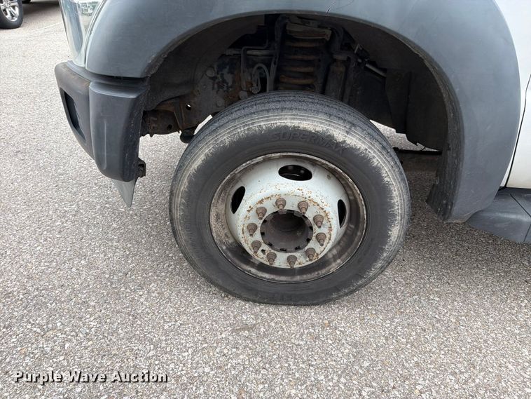 image for item EO8652 2011 Ford F550 chipper truck