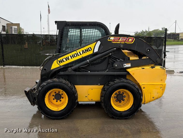 image for item EO8654 2012 New Holland L230 skid steer loader