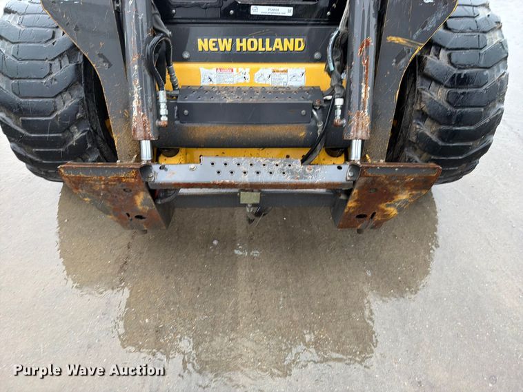 image for item EO8654 2012 New Holland L230 skid steer loader