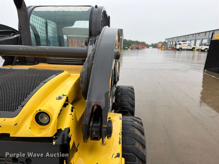 image for item EO8654 2012 New Holland L230 skid steer loader