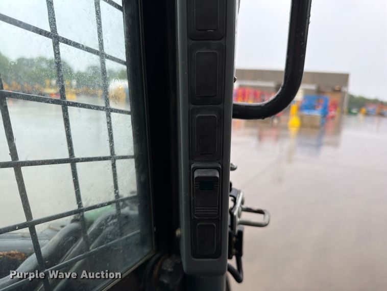 image for item EO8654 2012 New Holland L230 skid steer loader
