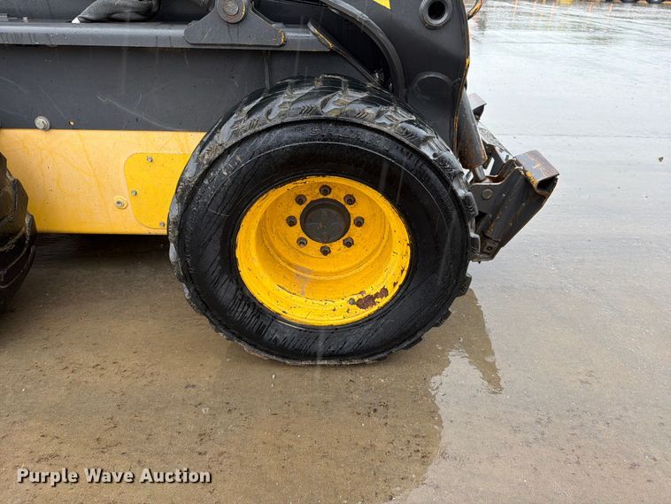 image for item EO8654 2012 New Holland L230 skid steer loader