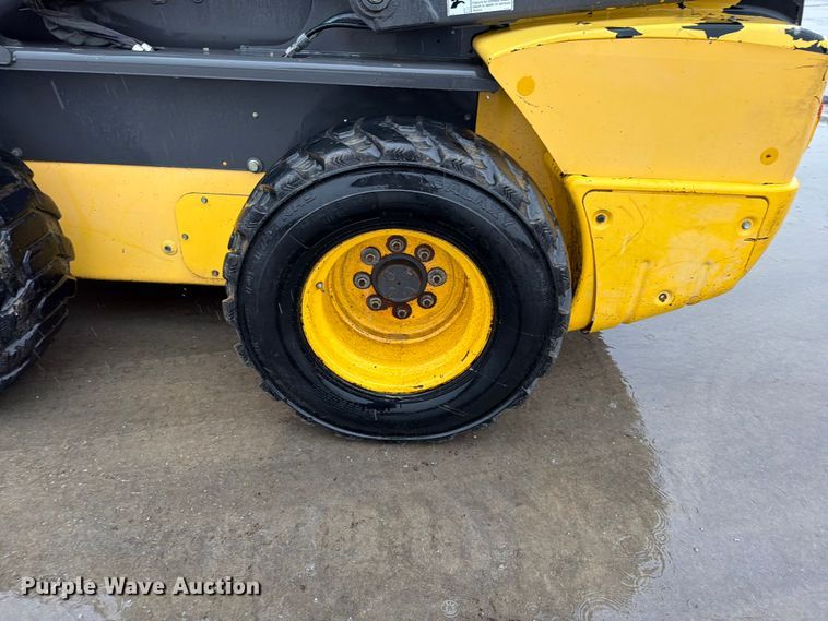image for item EO8654 2012 New Holland L230 skid steer loader