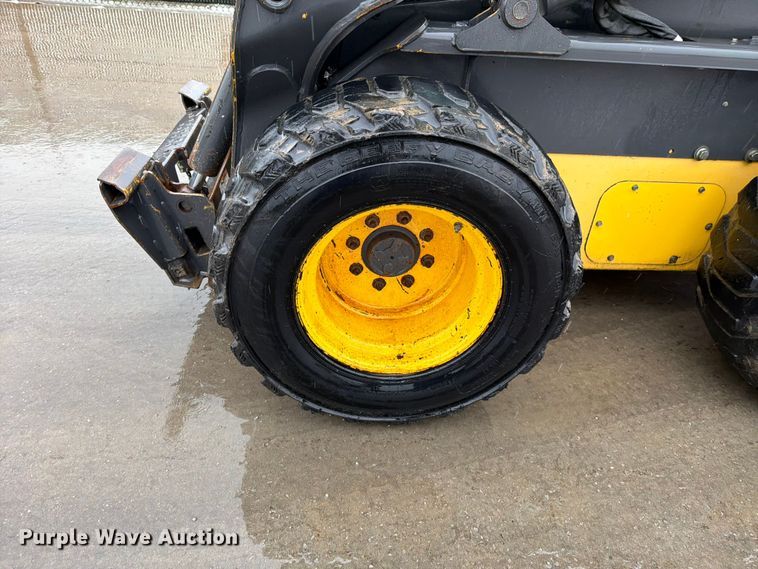 image for item EO8654 2012 New Holland L230 skid steer loader