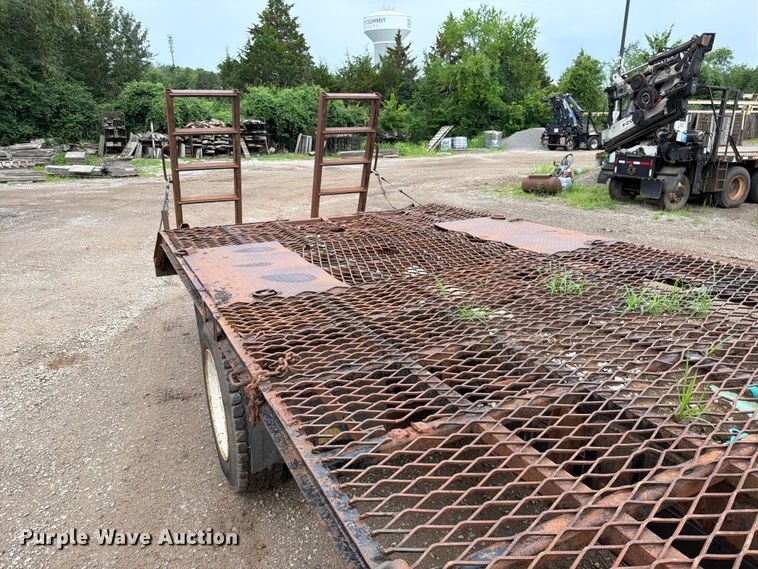 image for item EO8661 1996 International 4900 flatbed truck