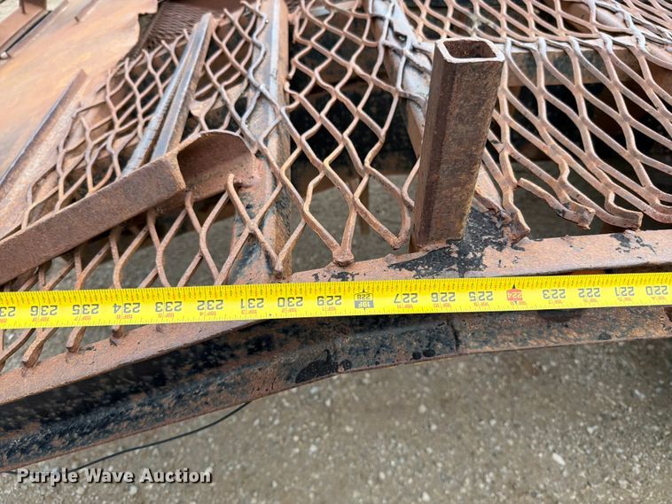 image for item EO8661 1996 International 4900 flatbed truck