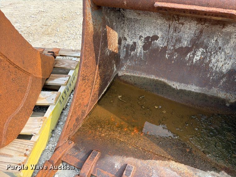 image for item EO8664 (4) CP backhoe buckets