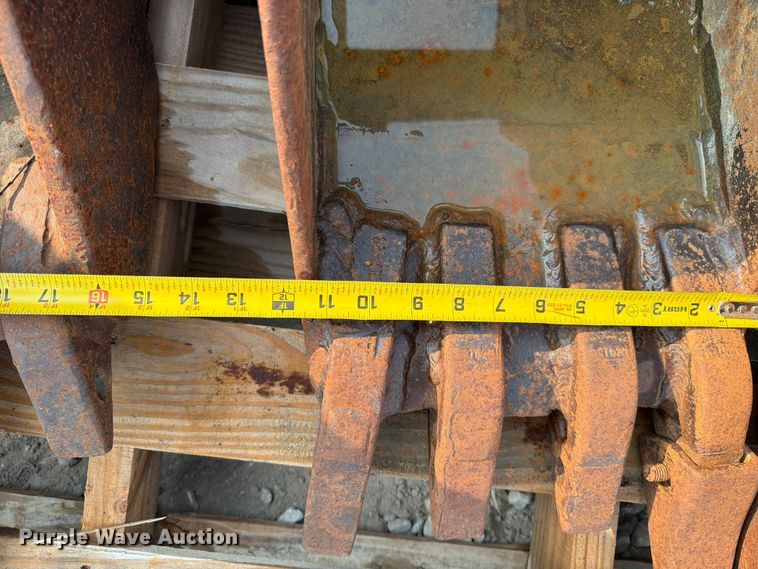 image for item EO8664 (4) CP backhoe buckets