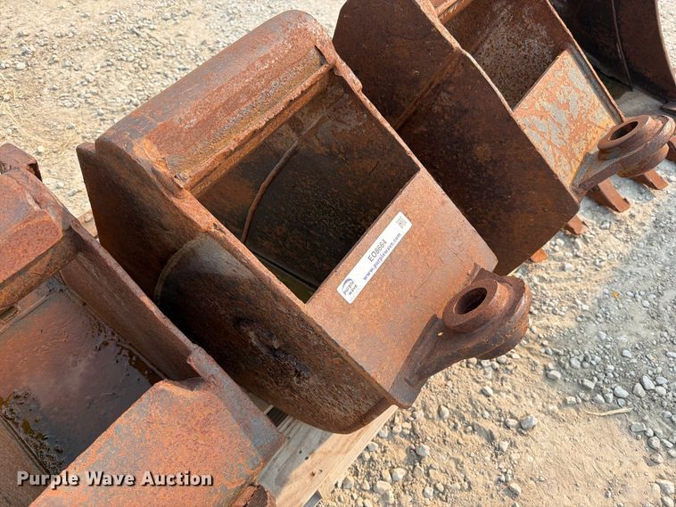 image for item EO8664 (4) CP backhoe buckets