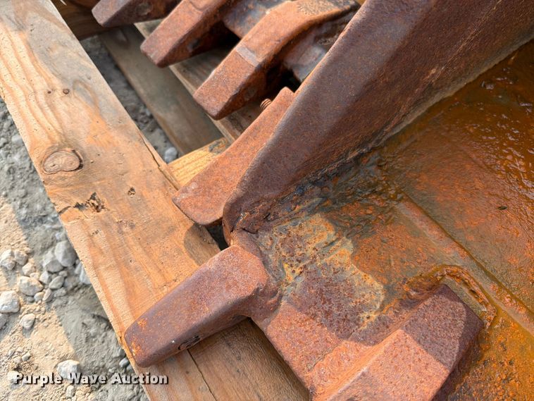 image for item EO8664 (4) CP backhoe buckets