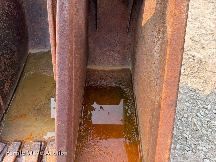 image for item EO8664 (4) CP backhoe buckets