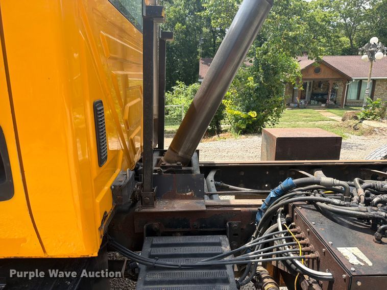 image for item EO8666 2006 International 7400 dump truck
