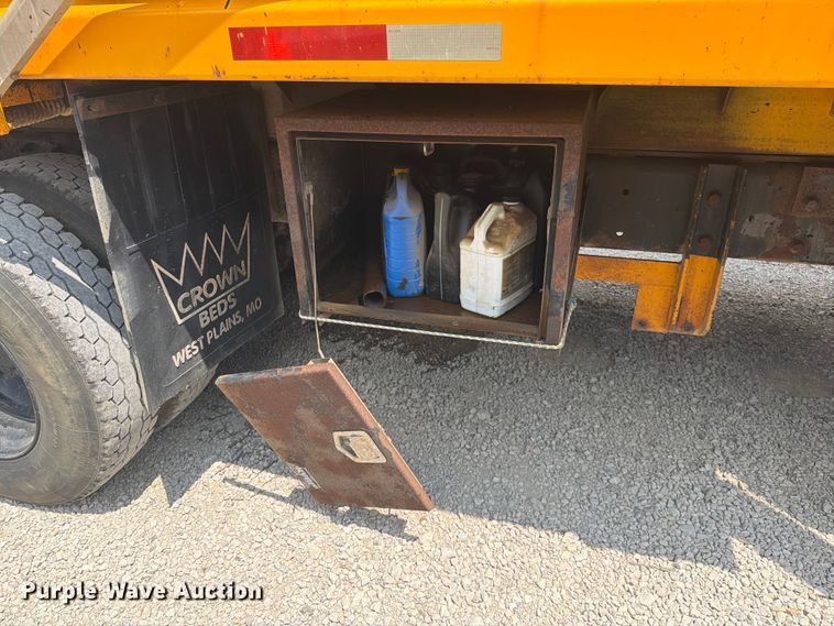 image for item EO8666 2006 International 7400 dump truck