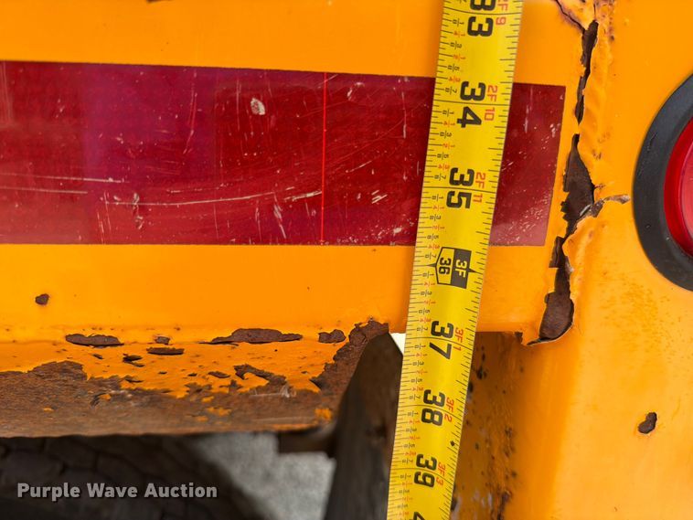 image for item EO8666 2006 International 7400 dump truck
