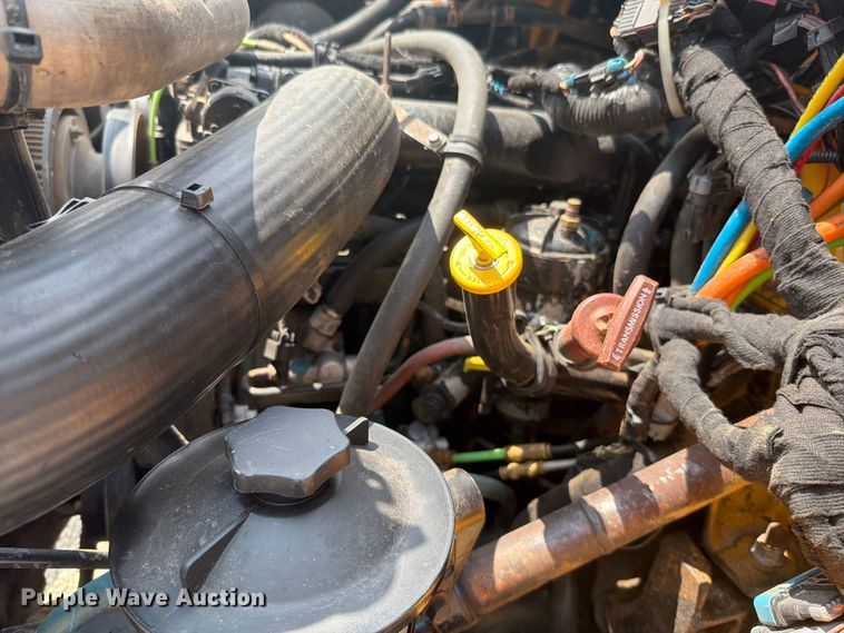 image for item EO8666 2006 International 7400 dump truck