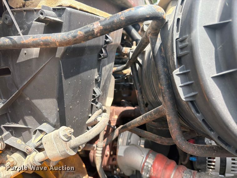 image for item EO8666 2006 International 7400 dump truck