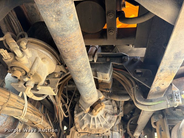 image for item EO8666 2006 International 7400 dump truck