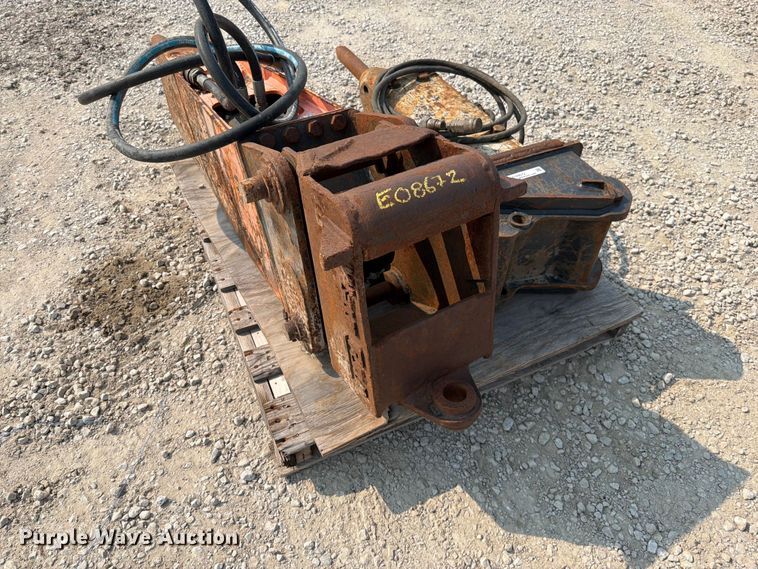 image for item EO8672 (2) breakers