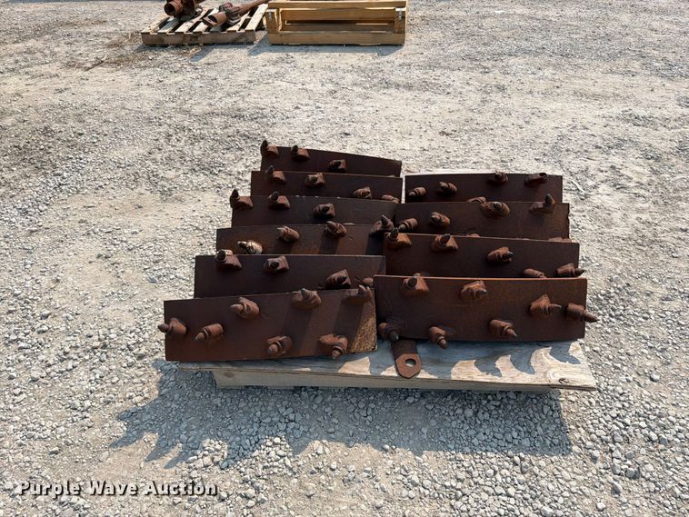 image for item EO8673 (10) rock saw shoes