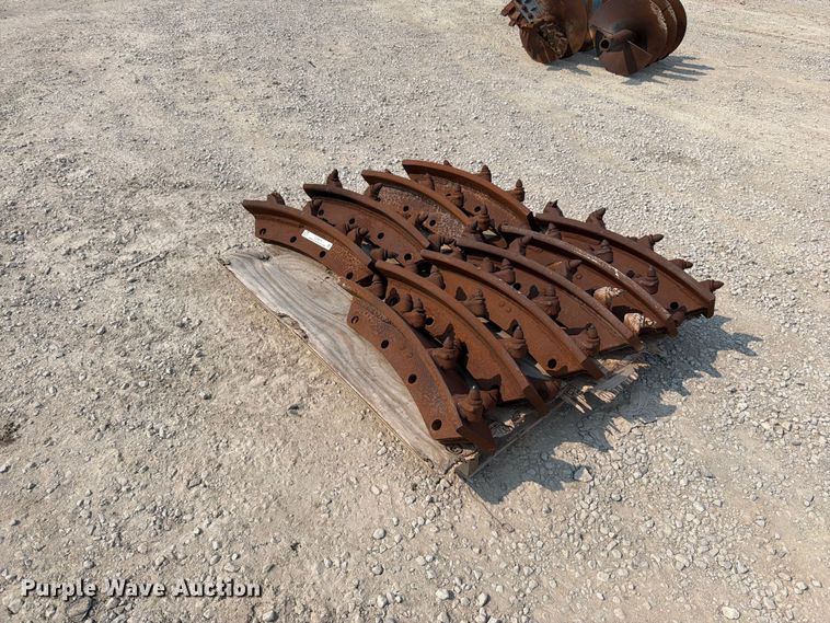 image for item EO8673 (10) rock saw shoes