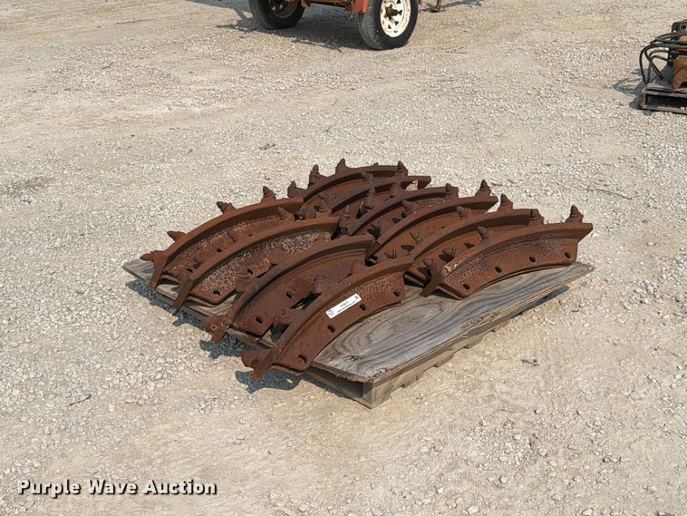 image for item EO8673 (10) rock saw shoes