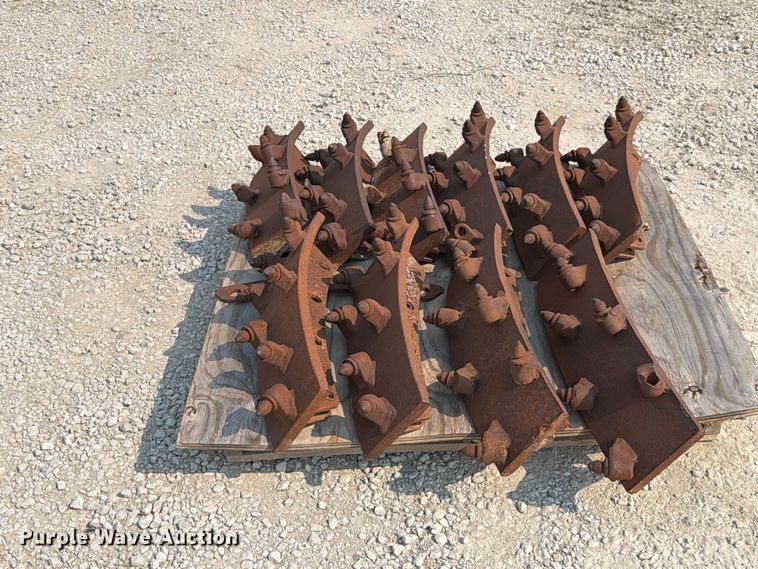 image for item EO8673 (10) rock saw shoes