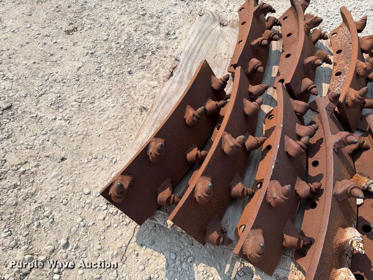 image for item EO8673 (10) rock saw shoes