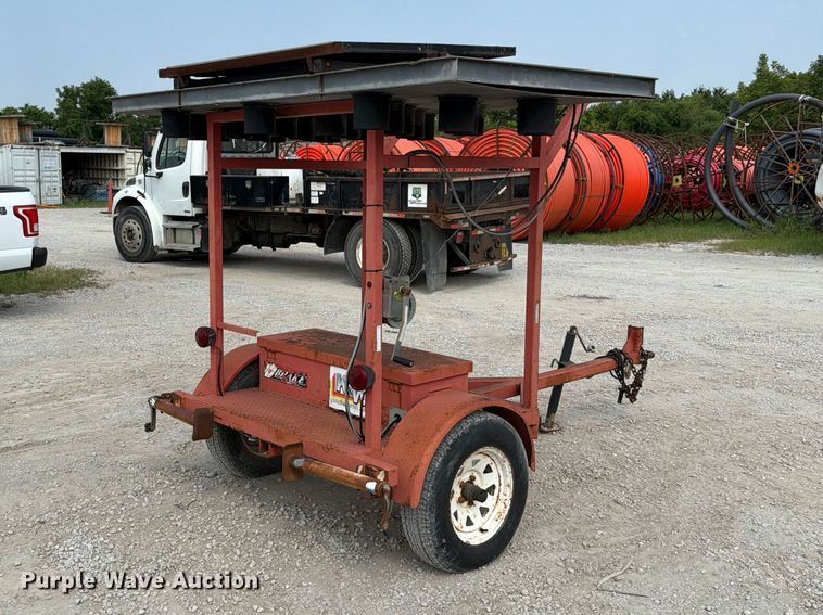 image for item EO8675 Arrow board trailer