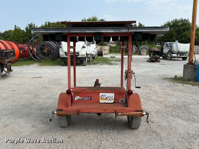 image for item EO8675 Arrow board trailer