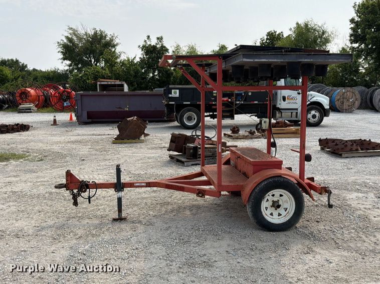 image for item EO8675 Arrow board trailer