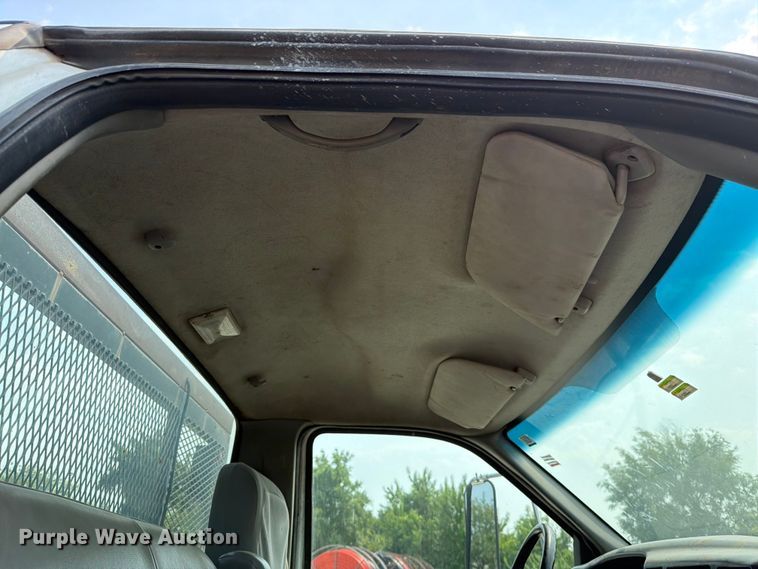 image for item EO8677 2007 Ford F650 Super Duty flatbed truck
