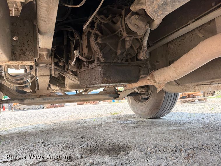 image for item EO8677 2007 Ford F650 Super Duty flatbed truck